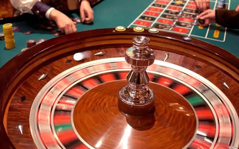 mmkk33 ဂိမ်းလော်ဘီ Live Casino Table Games Slots ဂိမ်းမျိုးစုံ မြန်မာကစားသမားများ ကစားနေသောပုံ